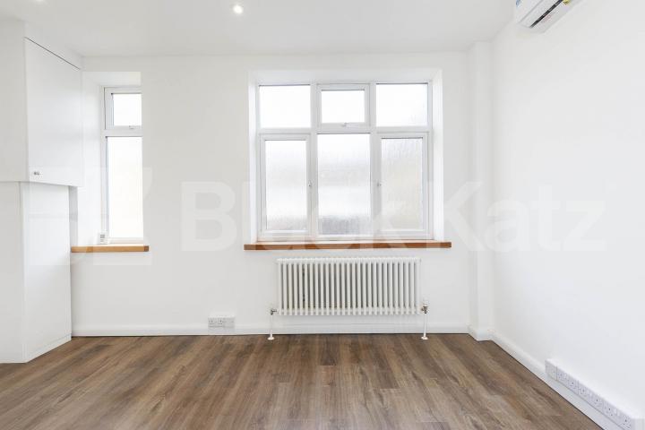 Newly refurbished one bedroom flat located in a stunning area Eversholt Street, Euston